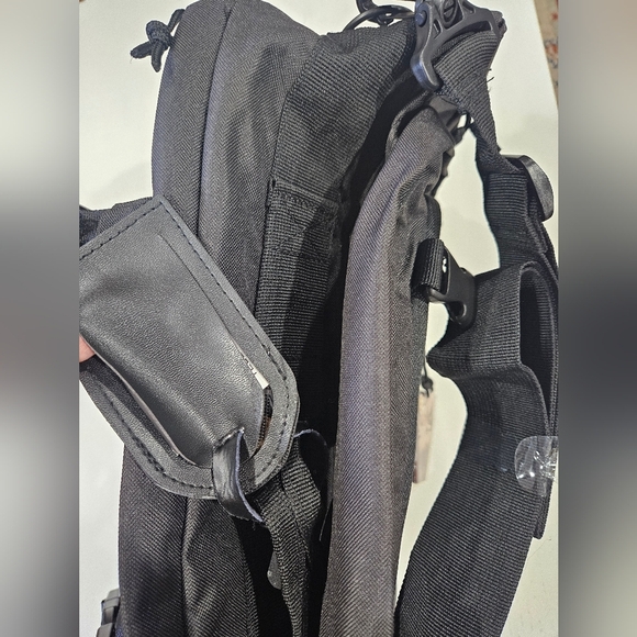 Sandpiper of California Black Military Mens Hiking Bugout Bag NEW - Picture 8 of 16